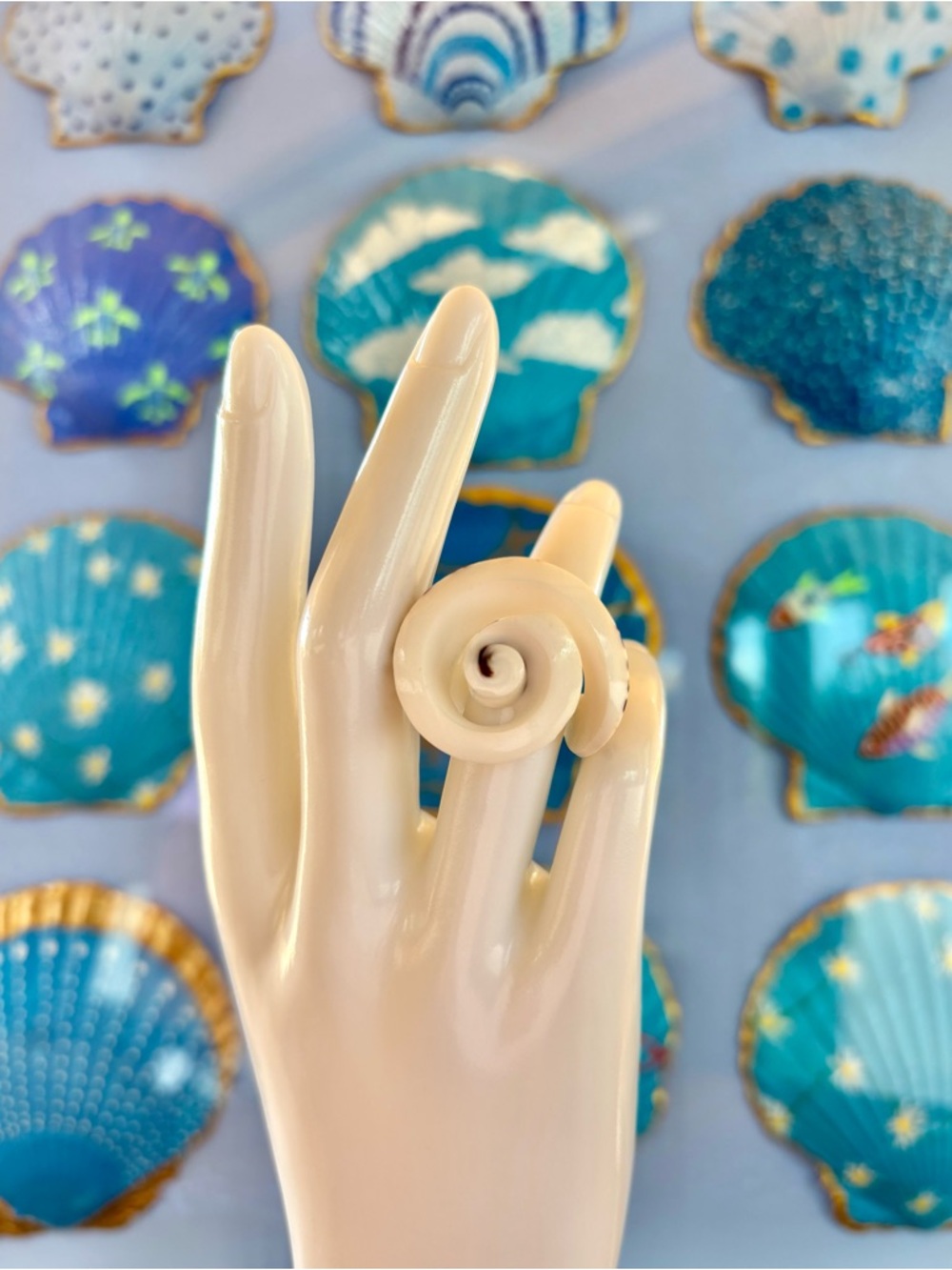 Flea Cone Shell Ring - Cocktail Ring - Open spiral top - Picture 7 of 8